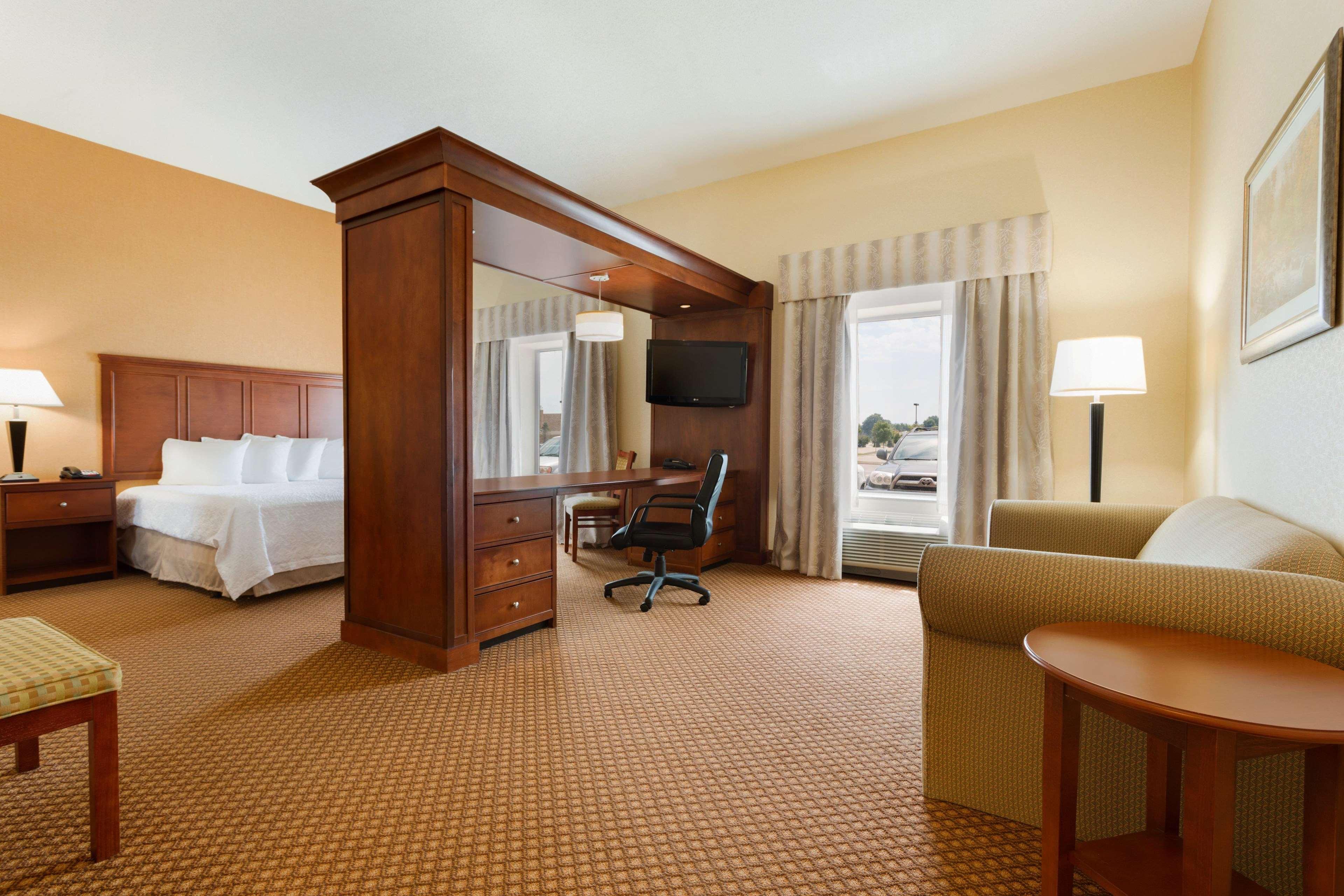 Hampton Inn & Suites Detroit/Chesterfield Exterior photo