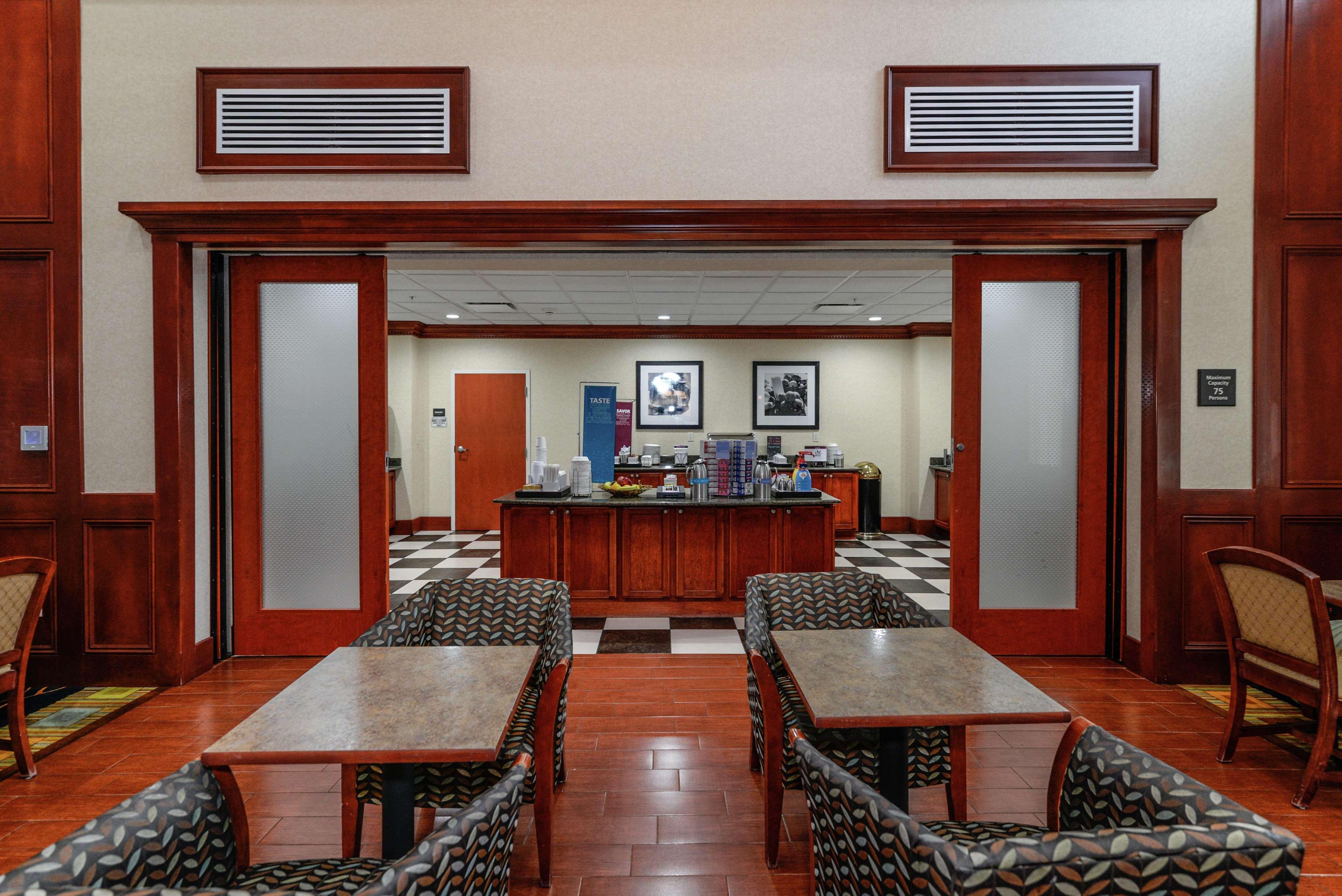 Hampton Inn & Suites Detroit/Chesterfield Exterior photo