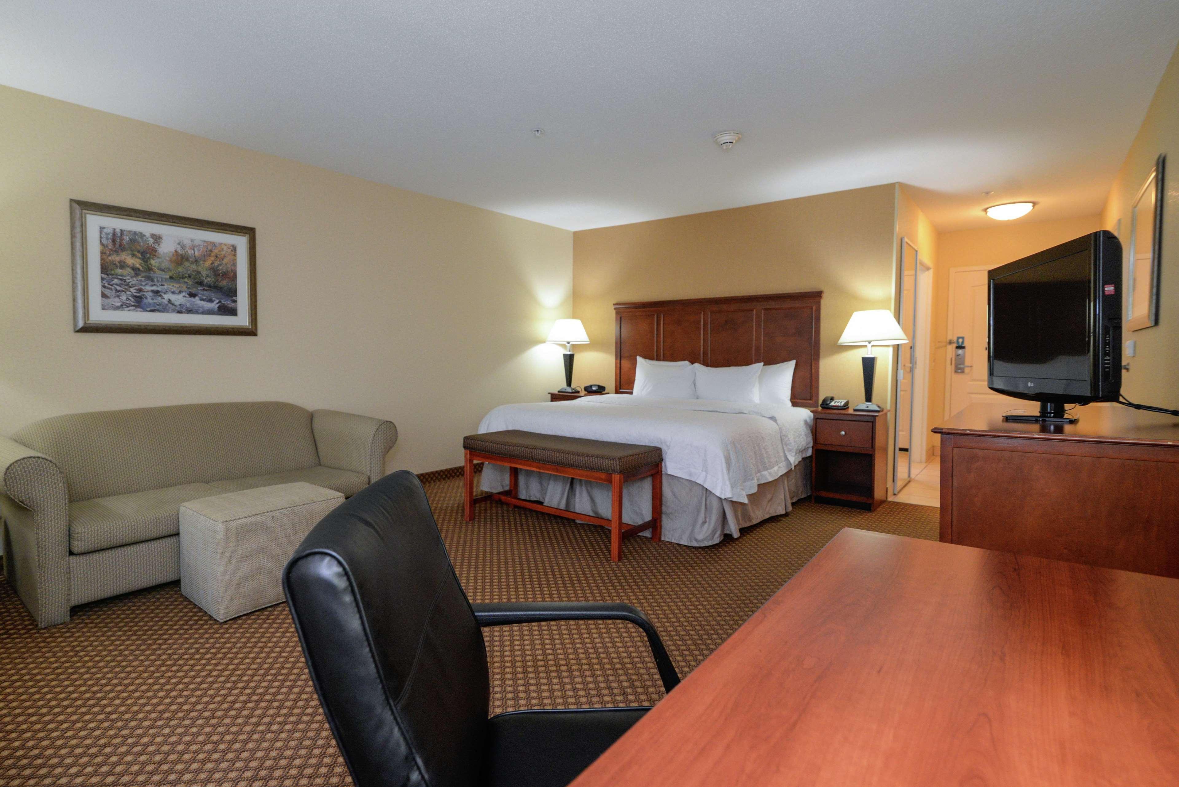 Hampton Inn & Suites Detroit/Chesterfield Exterior photo