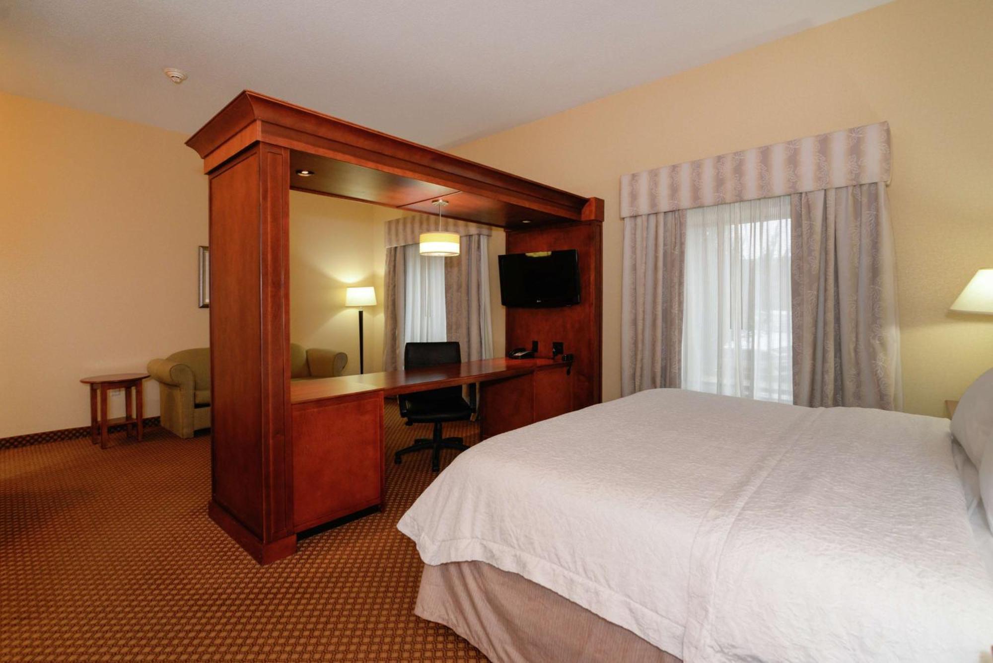 Hampton Inn & Suites Detroit/Chesterfield Exterior photo