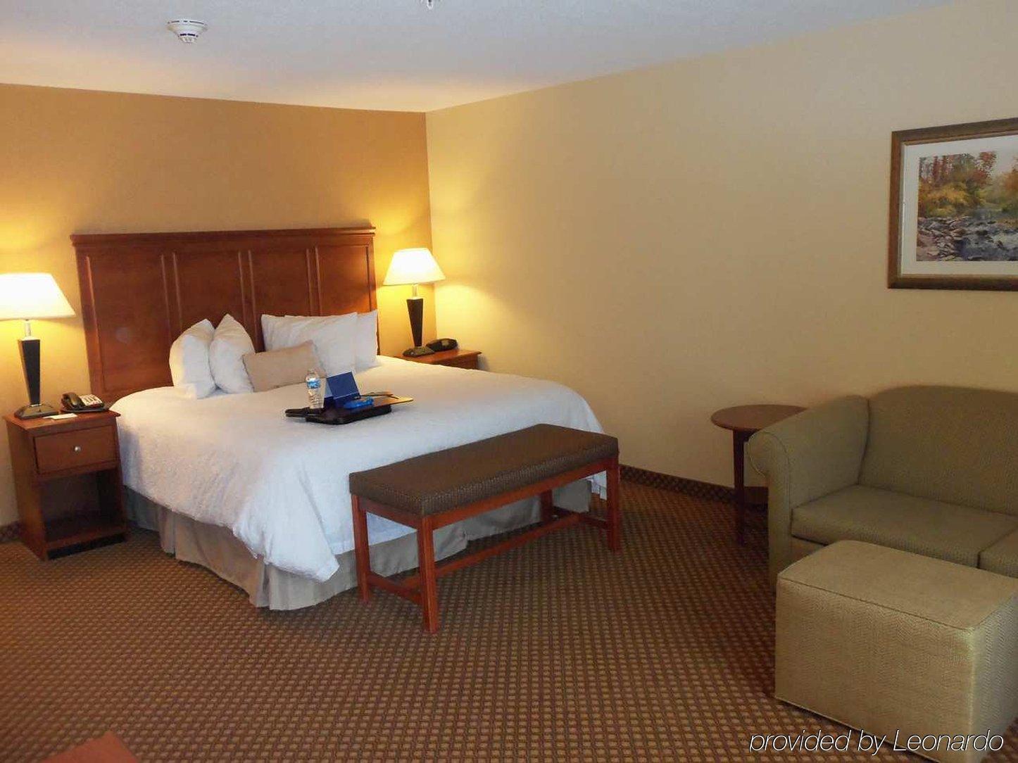 Hampton Inn & Suites Detroit/Chesterfield Exterior photo