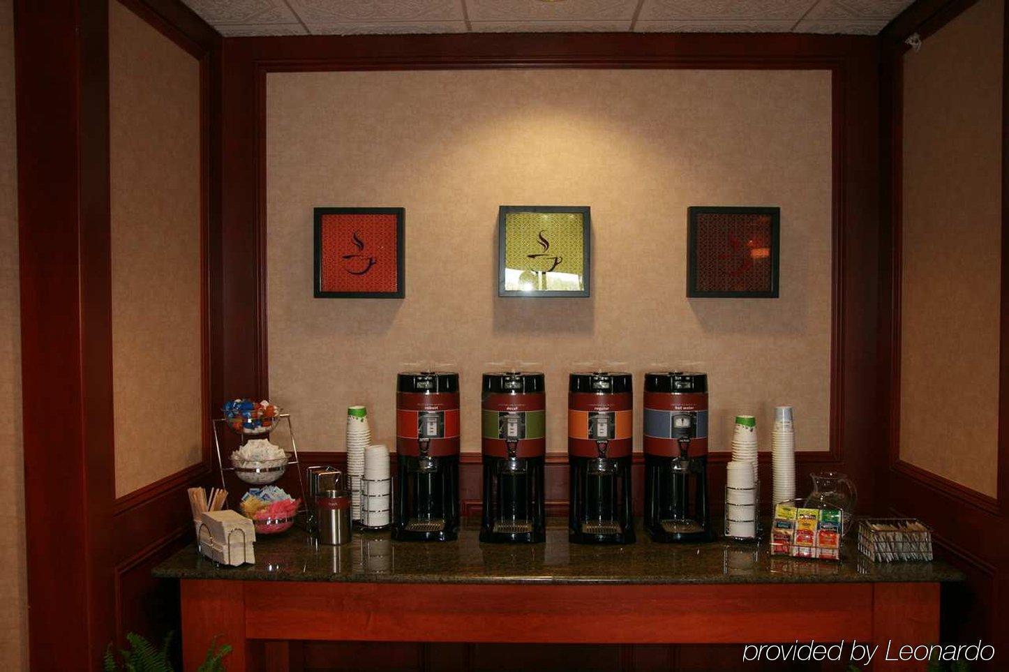 Hampton Inn & Suites Detroit/Chesterfield Restaurant photo