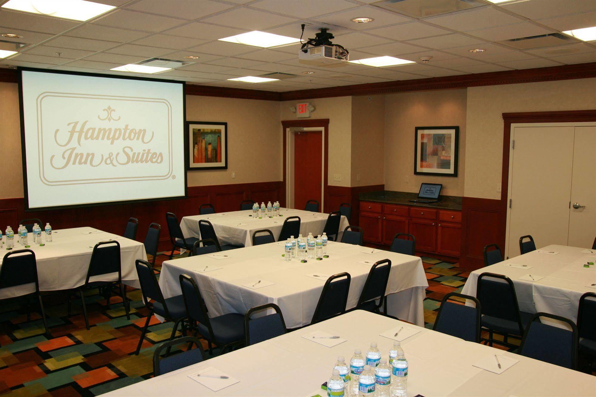 Hampton Inn & Suites Detroit/Chesterfield Exterior photo